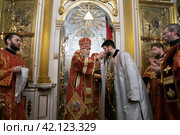 Хиротония диакона Леонида Вадимовича Певень во пресвитера в Николо-Архангельском храме Балашихи (2024 год). Редакционное фото, фотограф Дмитрий Неумоин / Фотобанк Лори