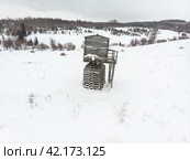 Заброшенная деревянная мельница в деревне Погоролец. Россия, Архангельская область, Мезенский район (2024 год). Стоковое фото, фотограф Яковлев Сергей / Фотобанк Лори