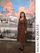 Елена Темченко - фестиваль "Поэтическое стояние" В Балашихинской картинной галерее (2024 год). Редакционное фото, фотограф Дмитрий Неумоин / Фотобанк Лори