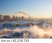 Вид на город зимним морозным утром (2024 год). Редакционное фото, фотограф Владимир Чинин / Фотобанк Лори