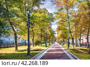 Петровский бульвар, Москва (2023 год). Стоковое фото, фотограф Baturina Yuliya / Фотобанк Лори