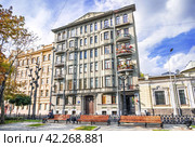Старинные здания, Доходный дом Колесова, Рождественский бульвар, Москва (2023 год). Редакционное фото, фотограф Baturina Yuliya / Фотобанк Лори