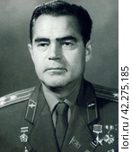 Андриян Григорьевич Николаев (1929 - 2004) — лётчик-космонавт СССР № 3. Дважды Герой Советского Союза. В ходе первого полёта (1962 г.) впервые отвязался от кресла, свободно парил в корабле в невесомости. Редакционное фото, фотограф Сергей Елизарьев / Фотобанк Лори