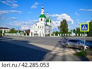 Город Ялуторовск. Пешеходный переход возле Сретенского собора (2023 год). Стоковое фото, фотограф Александр Тараканов / Фотобанк Лори
