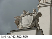 Барельеф павильона № 59 "Зерно (Золото)". ВДНХ. Москва (2011 год). Редакционное фото, фотограф lana1501 / Фотобанк Лори
