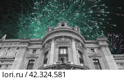 Fireworks over the Opera Garnier (Garnier Palace), Paris, France. Translation: national Academy of Music. UNESCO World Heritage Site. 4K, time lapse, with zoom (2024 год). Стоковое видео, видеограф Владимир Журавлев / Фотобанк Лори