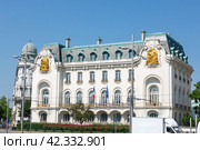 Здание посольства Франции в Вене на площади Шварценберга (2023 год). Редакционное фото, фотограф V.Ivantsov / Фотобанк Лори