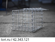 Metal material for making gabions. Mesh, spirals. Стоковое фото, фотограф Плотников Дмитрий / Фотобанк Лори