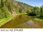 Южный Урал летом, река Зилим в урочище Культамак. Вид с воздуха. The Southern Urals in summer, the Zilim River in the Kultamak natural boundary. Aerial view. Стоковое фото, фотограф Евгений Романов / Фотобанк Лори