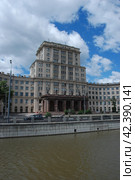 Московский государственный технический университет им. Н. Э. Баумана. 2-я Бауманская улица, 5. Басманный район. Город Москва (2011 год). Стоковое фото, фотограф lana1501 / Фотобанк Лори