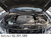 KRASNOYARSK, RUSSIA - March 15, 2024: Black Land Rover Range Rover. Редакционное фото, фотограф Плотников Дмитрий / Фотобанк Лори