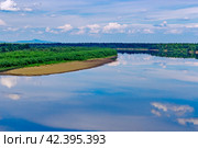 river with reflections of clouds on a summer day. Стоковое фото, фотограф Алексей Яговкин / Фотобанк Лори