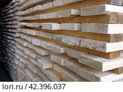Lumber warehouse.New Stacked pallets . Стоковое фото, фотограф Андрей Шалари / Фотобанк Лори