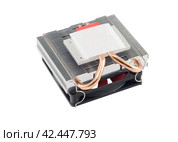 Вентилятор охлаждения процессора компьютера на белом фоне. CPU cooler with cooling radiator on a white background. Стоковое фото, фотограф Татьяна Д / Фотобанк Лори