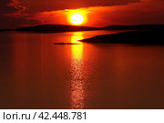 Солнце на закате. Острова архипелага Кузова. Белое море. Северная Карелия. Лето 2006 года. Стоковое фото, фотограф Курносов Александр Юрьевич / Фотобанк Лори