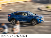Car Haval F7x moving in the urban highway on high speed. Редакционное фото, фотограф Константин Григорьев / Фотобанк Лори