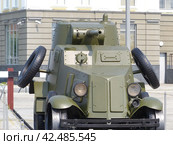 Средний бронеавтомобиль БА-10 ЖД обр. 1937 г. предназначен для проведения разведки, связи и организации боевого охранения. Стоял на вооружении разведывательных подразделений танковых и кавалерийских корпусов во время Великой Отечественной войны. Музей военной техники. Верхняя Пышма, Россия (2016 год) Редакционное фото, фотограф Сергей Елизарьев / Фотобанк Лори