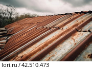 Old rusty roof. Generate ai. Стоковое AI-изображение, AI-художник Иван Рябоконь / Фотобанк Лори