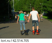Люди на роликах. Парк Победы. Москва (2012 год). Редакционное фото, фотограф lana1501 / Фотобанк Лори