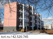 Новостройка в Солнечногорске от концерна КРОСТ (2024 год). Редакционное фото, фотограф Оксана Лычева / Фотобанк Лори