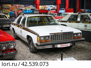 Ford LTD Crown Victoria (2022 год). Редакционное фото, фотограф Art Konovalov / Фотобанк Лори