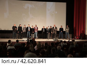 Мурад Ибрагимбеков и команда создателей фильма на сцене Дома Кино (2024 год). Редакционное фото, фотограф Дмитрий Неумоин / Фотобанк Лори