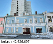 Историческое здание по адресу: Москва, улица Школьная, дом 36 в  Рогожской ямской слободе. Стоковое фото, фотограф Овчинникова Ирина / Фотобанк Лори