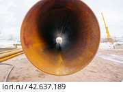 Газопроводная стальная труба большого диаметра. Стоковое фото, фотограф Руслан Лесков / Фотобанк Лори
