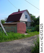 Дом на дачном участке в шесть соток (2012 год). Стоковое фото, фотограф lana1501 / Фотобанк Лори