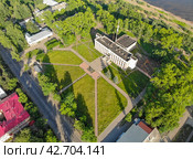 Вид с высоты на детскую школу искусств в Котельниче (аэросъемка 2021 года) Стоковое фото, фотограф Владислав Самошкин / Фотобанк Лори