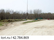 Емкости под землей на заправке. Стоковое фото, фотограф Роман Лукьянов / Фотобанк Лори