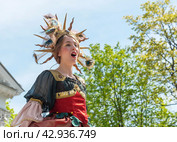 Сцена из оперы "Геракл и золотой апельсин" на террасе Елагина дорца в рамках фестиваля тюльпанов 2019 года. Санкт-Петербург. Редакционное фото, фотограф Александр Щепин / Фотобанк Лори