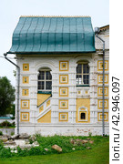 A porch of Nativity Church of the 17th century before restoration in the town of Tutaev. Стоковое фото, фотограф Сергей Фролов / Фотобанк Лори
