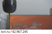 machine with numerical control CNC carries out milling of printed circuit boards, Circuit Engraving, Diy Circuit Boards PCB, 4K. Стоковое видео, видеограф Ольга Ильина / Фотобанк Лори