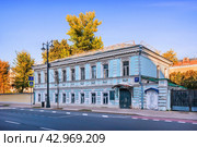 Улица Большая Ордынка,  Мастерская скульптора В.М. Клыкова, Москва (2023 год). Редакционное фото, фотограф Baturina Yuliya / Фотобанк Лори