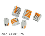 Соединители проводов без пайки на белом фоне. Push-wire connector  on white background. Стоковое фото, фотограф Татьяна Д / Фотобанк Лори