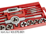 Набор инструментов для нарезания резьбы. Instrument for cutting of screw-thread. Стоковое фото, фотограф Татьяна Д / Фотобанк Лори