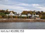 Вид с реки Ока на Благовещенский монастырь, Нижний Новгород (2023 год). Стоковое фото, фотограф Юлия Бабкина / Фотобанк Лори