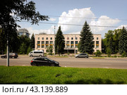 Посольство Румынии в России, улица Мосфильмовская, Москва. Солнечный летний день. (2021 год). Стоковое фото, фотограф Александр Кузнецов / Фотобанк Лори