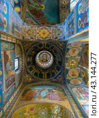 Russia St. Petersburg. August 2, 2005: Interior decoration of St. Isaac's Cathedral. Редакционное фото, фотограф Акиньшин Владимир / Фотобанк Лори