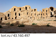 Uninhabited fortified village with houses and granaries, Tunisia. Ksar of Mgabla, Berber, Tataouine. Стоковое фото, фотограф Яков Филимонов / Фотобанк Лори