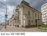 Дом купцов Кузнецовых на Проспекте мира в Москве (2024 год). Редакционное фото, фотограф Владимир Чинин / Фотобанк Лори