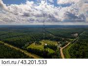 Вид с высоты на телерадиомачту в Пинюге (аэросъемка 2023 года) Стоковое фото, фотограф Владислав Самошкин / Фотобанк Лори