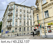 Москва, Лялин переулок, дом 8 строение 1. Доходный дом, архитектор О. Г. Пиотрович, 1910 год постройки. Редакционное фото, фотограф Овчинникова Ирина / Фотобанк Лори