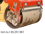 Пневмошинный каток  на белом фоне. Heavy Vibration roller compactor for road repairing. Стоковое фото, фотограф Татьяна Д / Фотобанк Лори
