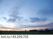 Spring sunset over the field. Стоковое фото, фотограф Andrew_Swarga / Фотобанк Лори