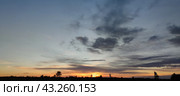 Spring sunset over the field. Стоковое фото, фотограф Andrew_Swarga / Фотобанк Лори