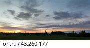 Spring sunset over the field. Стоковое фото, фотограф Andrew_Swarga / Фотобанк Лори
