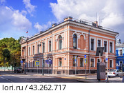 Улица Пречистенка, Жилой дом А.И. Матвеевой, Москва (2023 год). Редакционное фото, фотограф Baturina Yuliya / Фотобанк Лори