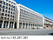 Проспект Мира, дома 69 и 71. Москва (2024 год). Редакционное фото, фотограф E. O. / Фотобанк Лори